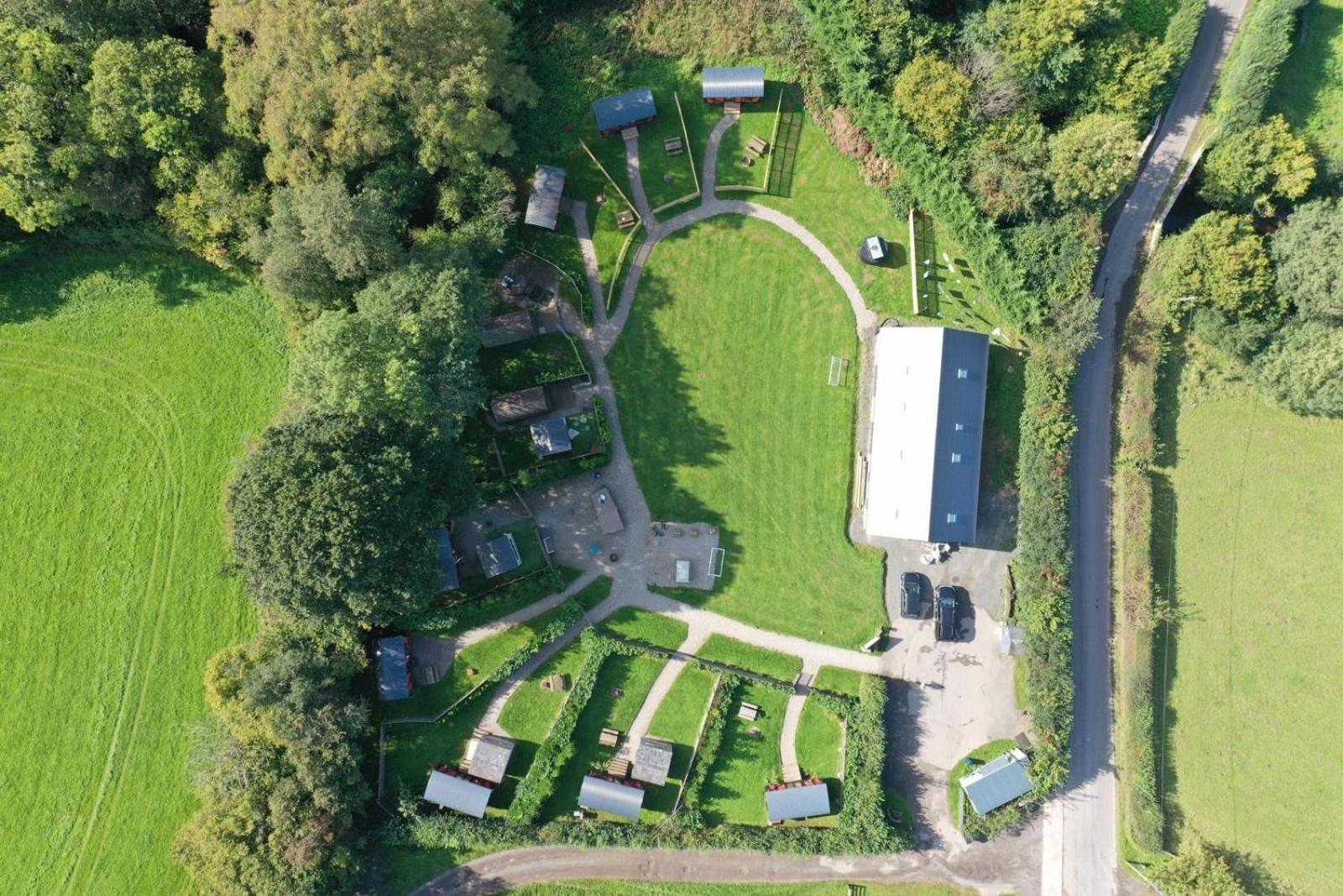 Modern Studio Apartment Set Beneath The Black Mountains A Stones Throw From The Offas Dyke Path Clodock Exterior photo